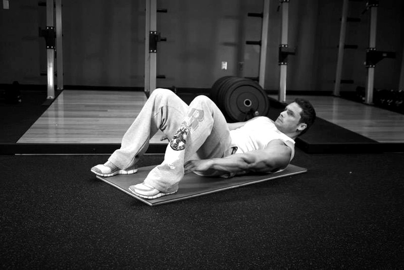 Alternate Heel Touchers — end position demonstration photo