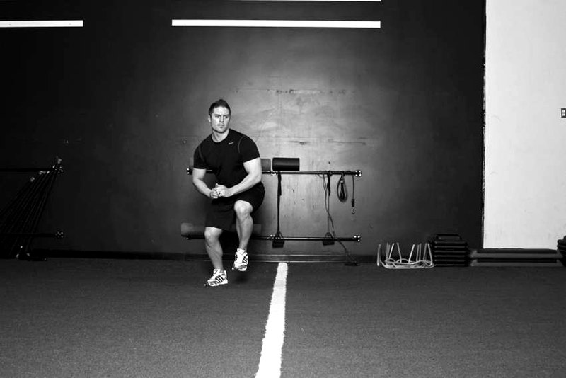 Alternate Leg Diagonal Bound — end position demonstration photo