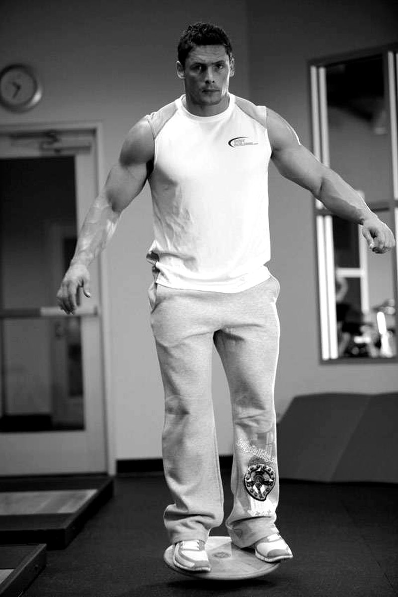 Balance Board — end position demonstration photo