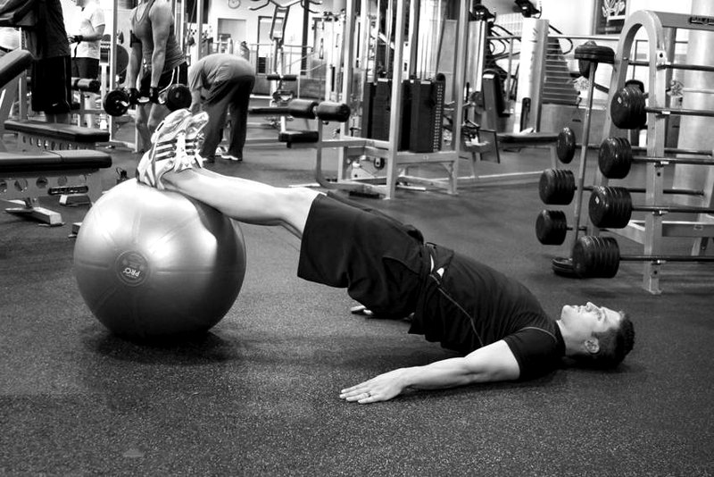 Ball Leg Curl — start position demonstration photo