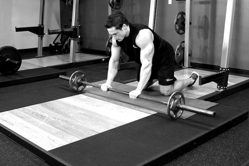 Barbell Ab Rollout - On Knees — start position demonstration photo