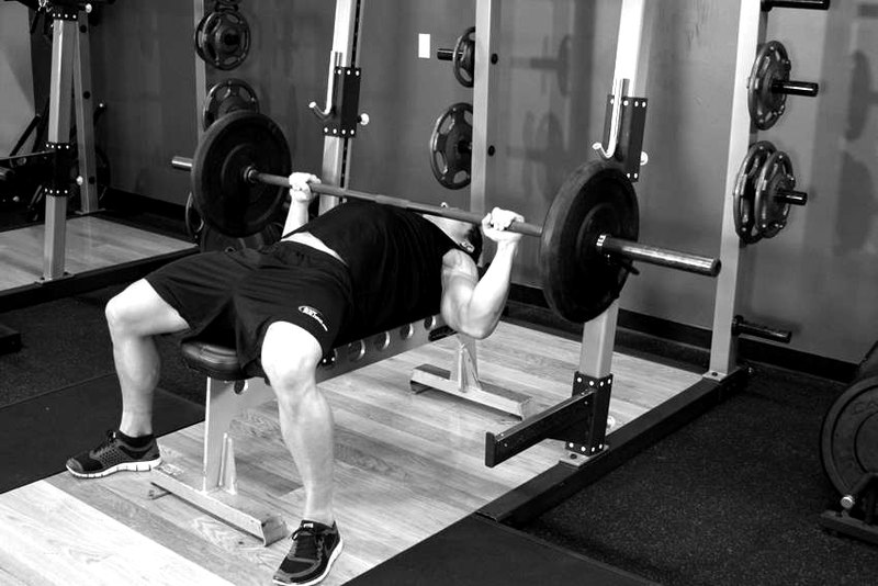 Barbell Bench Press — end position demonstration photo