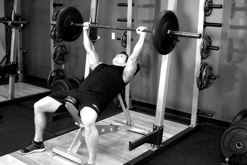 Barbell Incline Bench Press - Medium Grip — start position demonstration photo