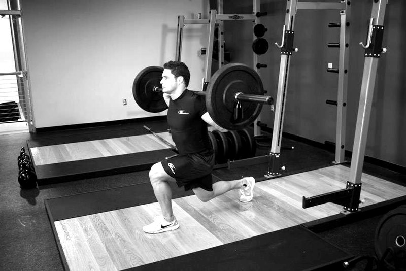 Barbell Lunge — end position demonstration photo