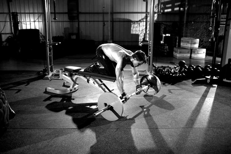Barbell Rollout from Bench — start position demonstration photo