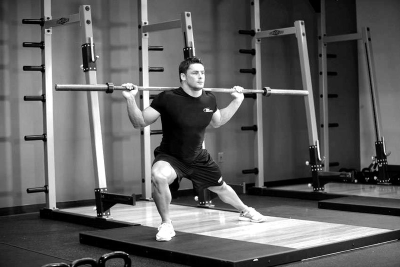 Barbell Side Split Squat — end position demonstration photo