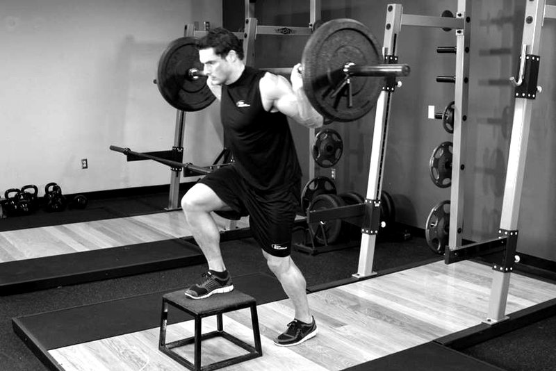 Barbell Step Ups — start position demonstration photo