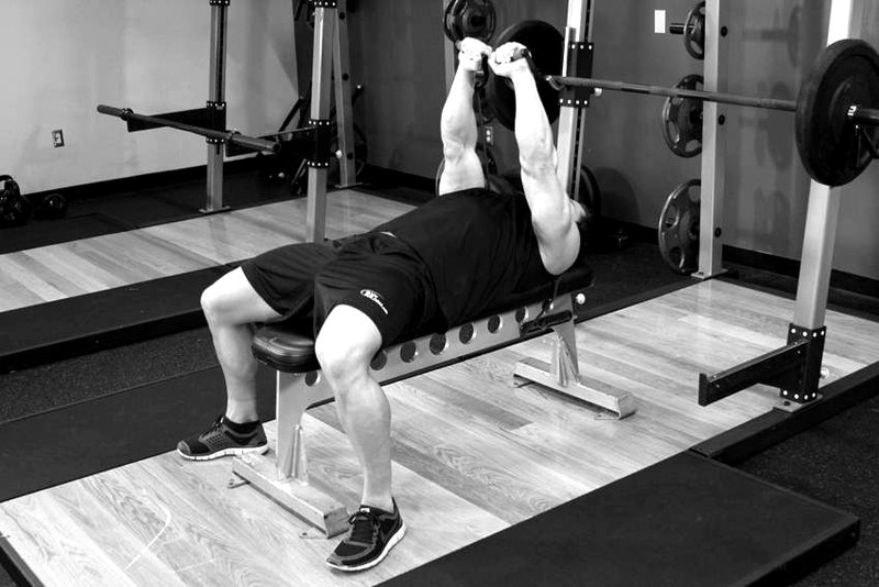 Bench Press - With Bands — end position demonstration photo