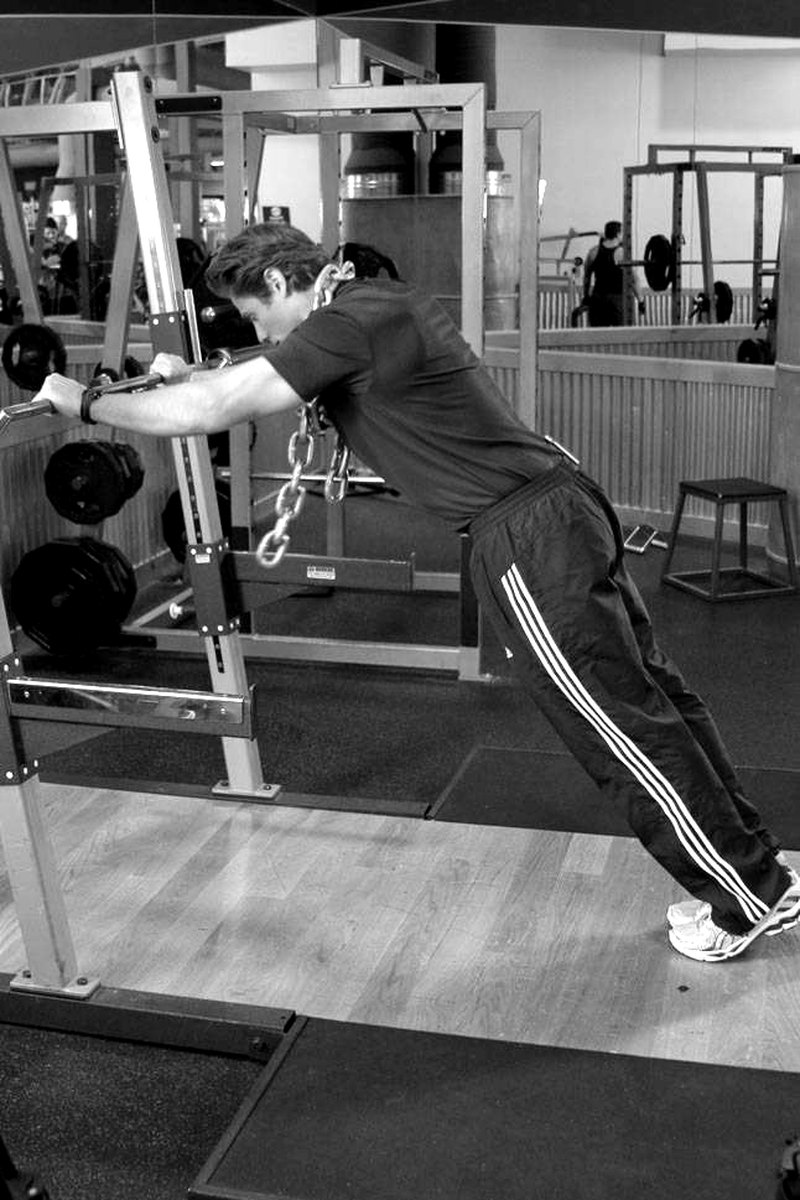Body Tricep Press — start position demonstration photo