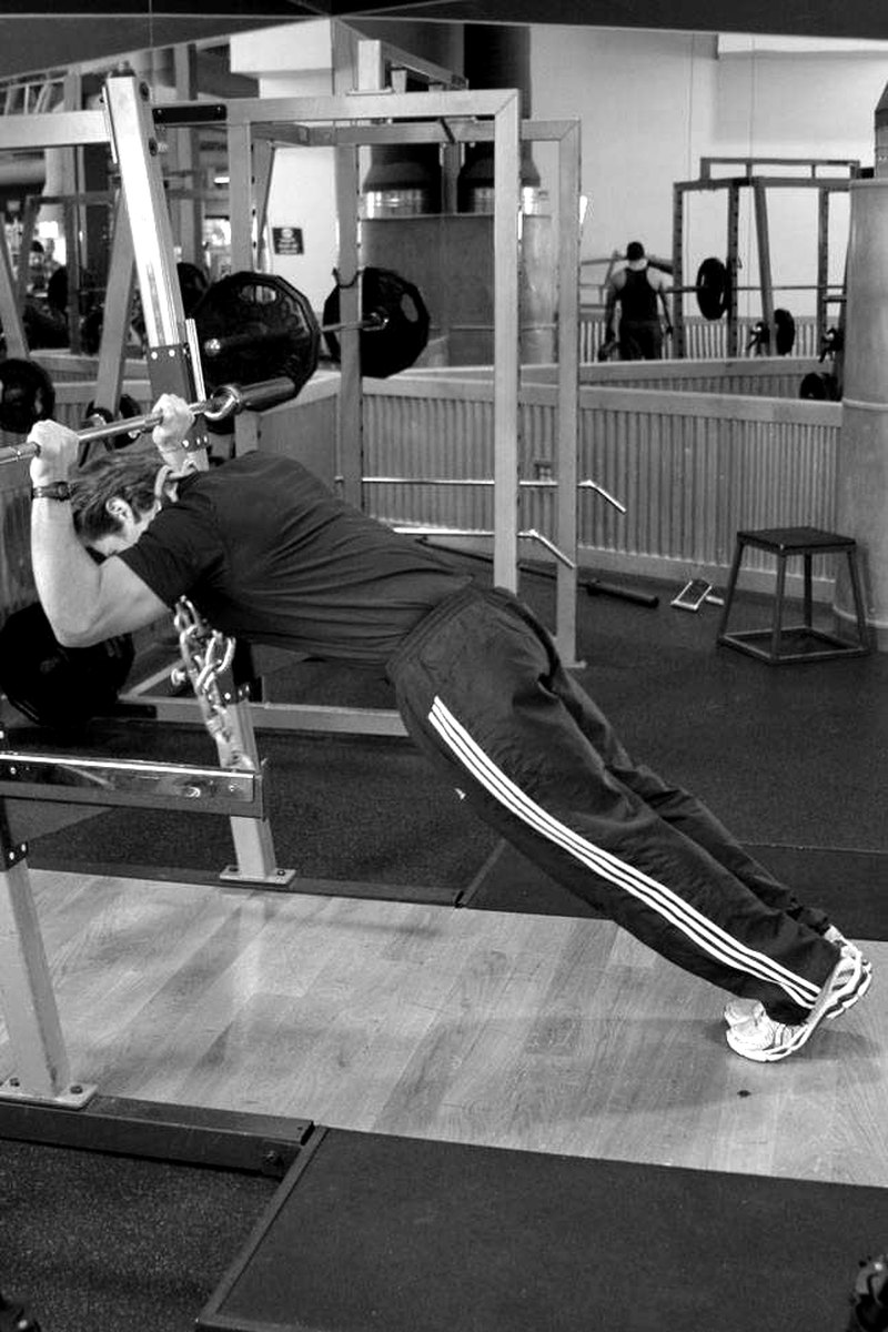 Body Tricep Press — end position demonstration photo