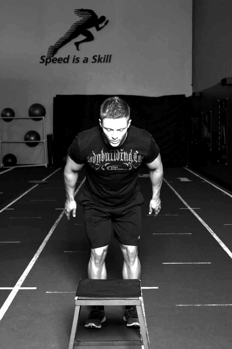Box Jump (Multiple Response) — start position demonstration photo