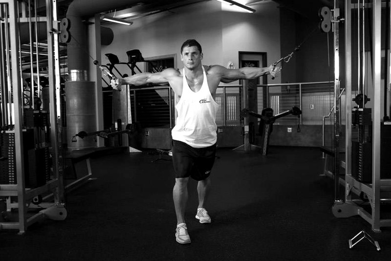 Cable Crossover — start position demonstration photo