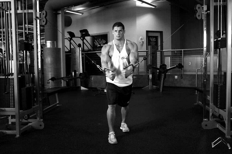 Cable Crossover — end position demonstration photo