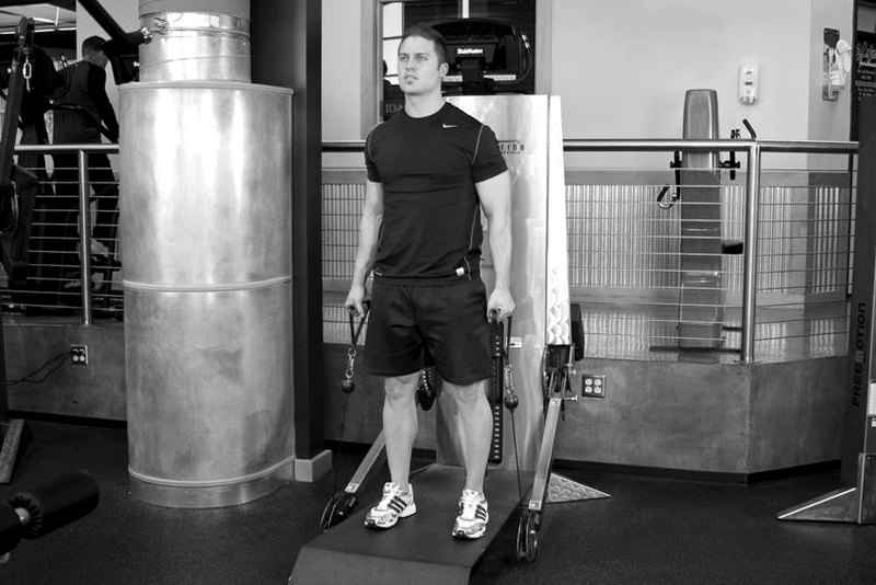 Cable Deadlifts — end position demonstration photo