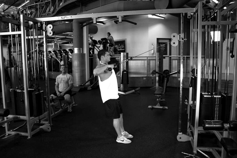 Cable Rope Rear-Delt Rows — end position demonstration photo