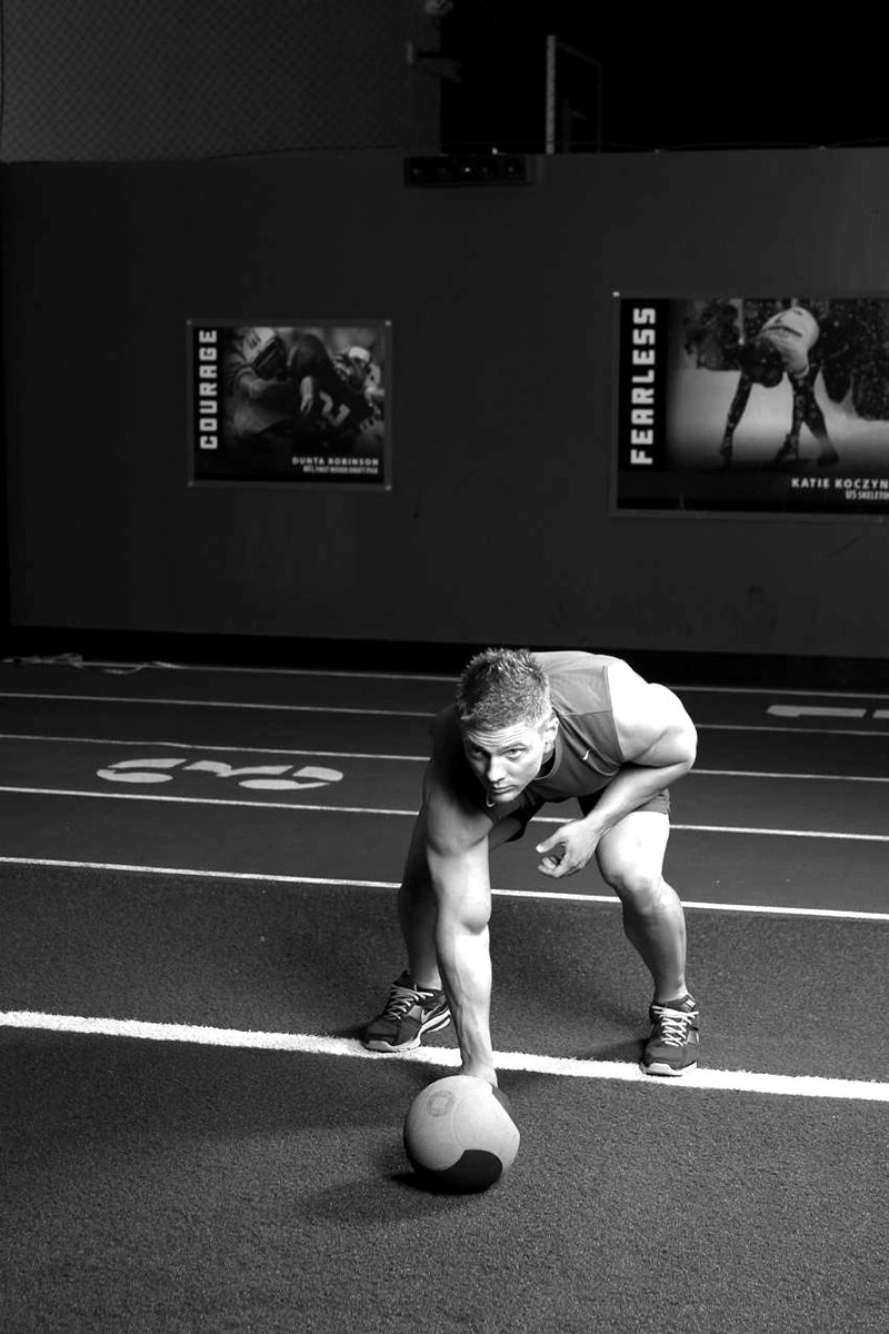 Chest Push from 3 point stance — start position demonstration photo