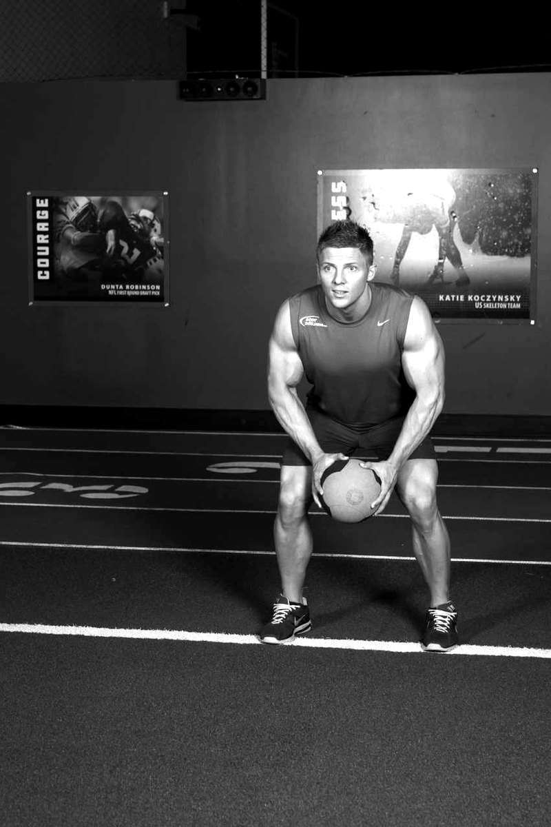 Chest Push with Run Release — start position demonstration photo