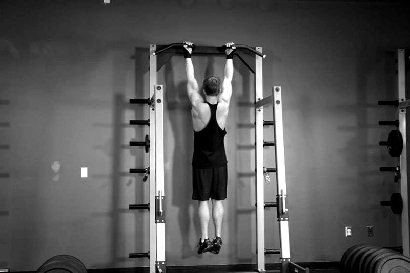 Chin-Up — start position demonstration photo