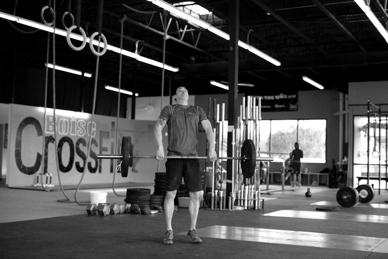 Clean and Press — end position demonstration photo