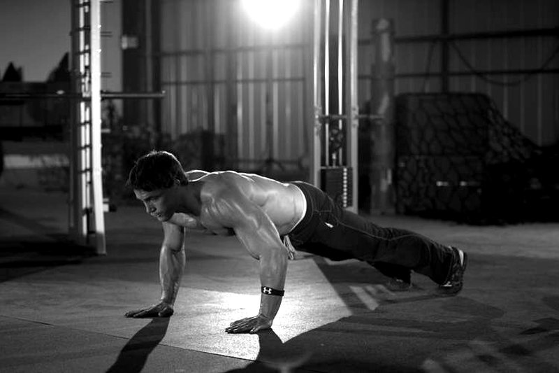 Clock Push-Up — start position demonstration photo