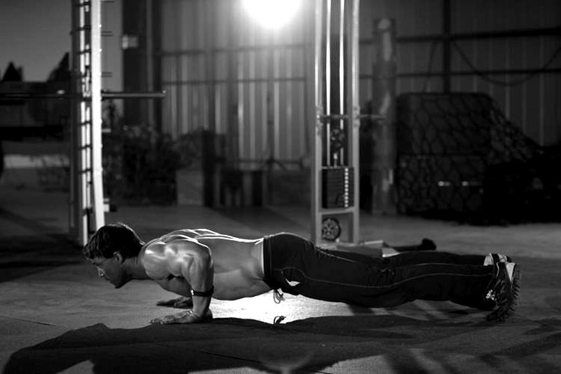 Clock Push-Up — end position demonstration photo