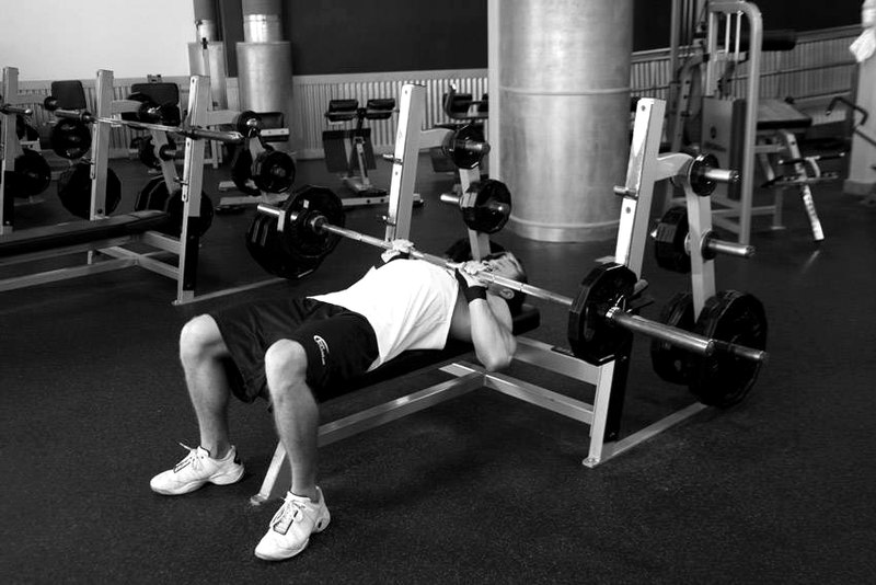 Close-Grip Barbell Bench Press — start position demonstration photo
