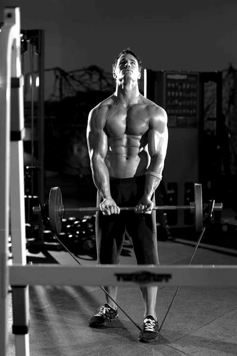 Close-Grip EZ-Bar Curl with Band — start position demonstration photo
