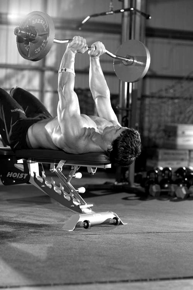 Close-Grip EZ-Bar Press — start position demonstration photo