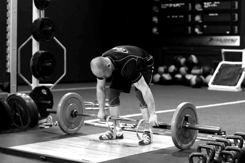 Deadlift with Bands — start position demonstration photo