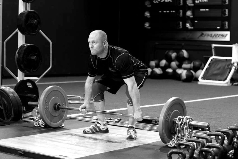 Deadlift with Chains — start position demonstration photo