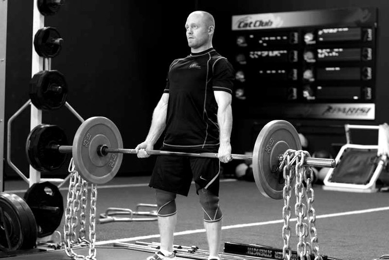 Deadlift with Chains — end position demonstration photo
