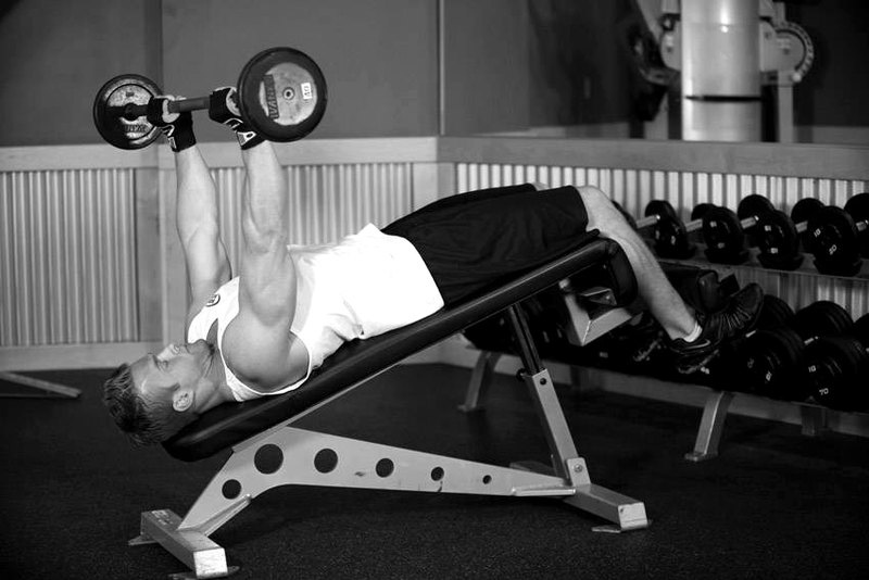 Decline Close-Grip Bench To Skull Crusher — start position demonstration photo