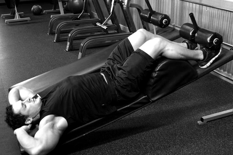 Decline Crunch — start position demonstration photo