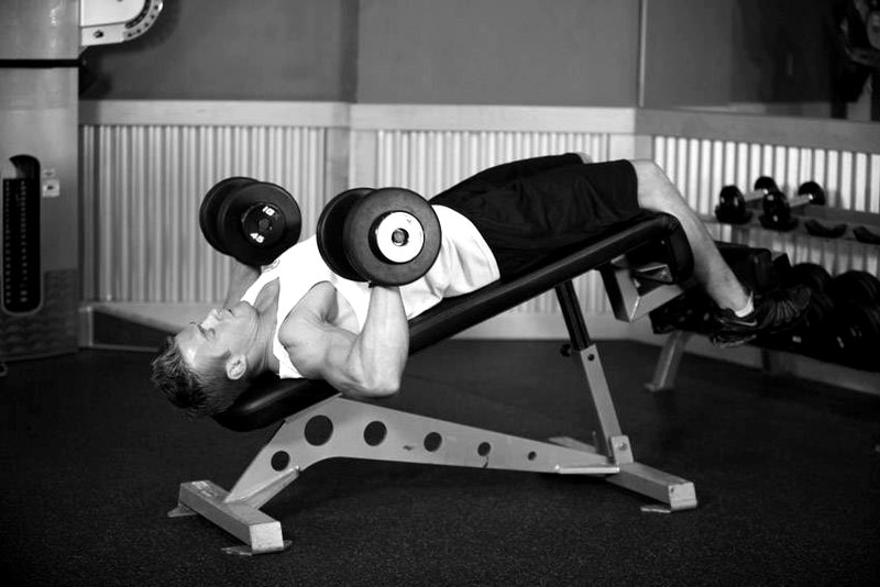 Decline Dumbbell Bench Press — start position demonstration photo