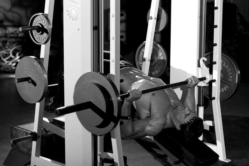 Decline Smith Press — end position demonstration photo