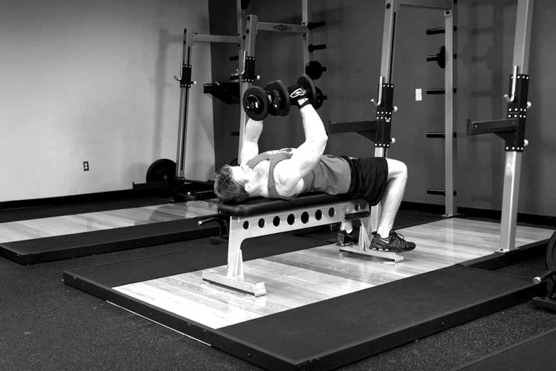 Dumbbell Flyes — start position demonstration photo