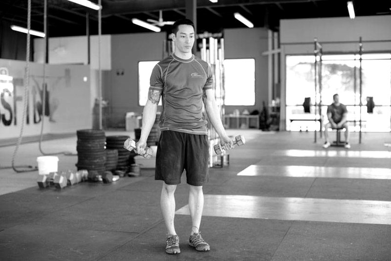 Dumbbell Scaption — start position demonstration photo