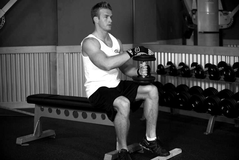 Dumbbell Seated One-Leg Calf Raise — start position demonstration photo