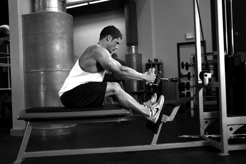 Elevated Cable Rows — start position demonstration photo
