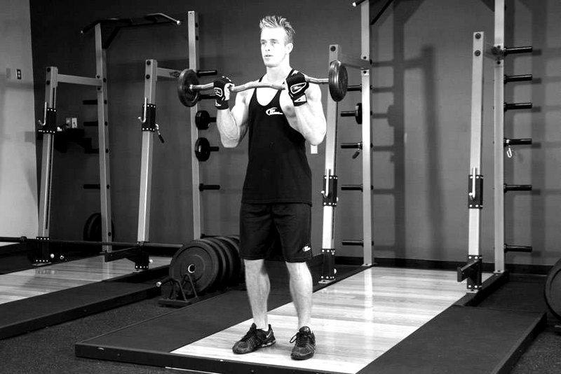 EZ-Bar Curl — end position demonstration photo