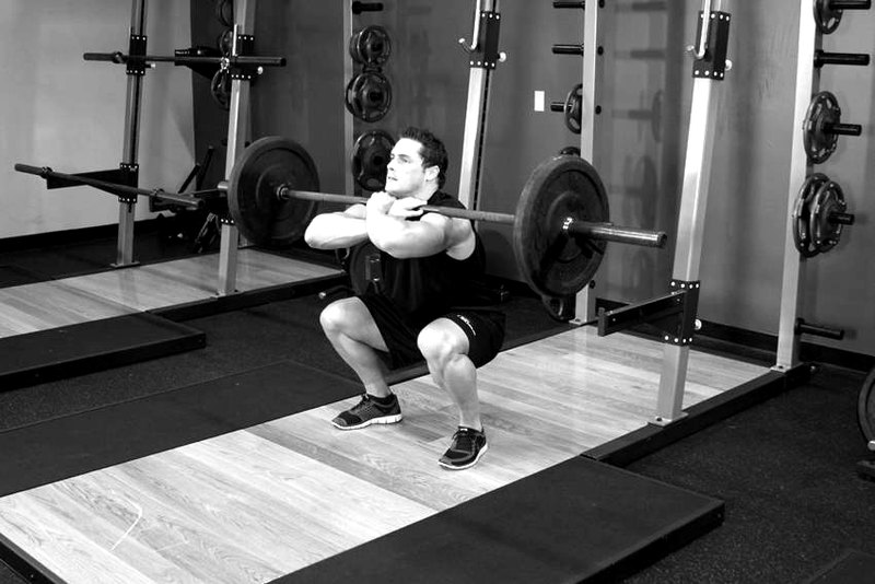 Front Barbell Squat — end position demonstration photo
