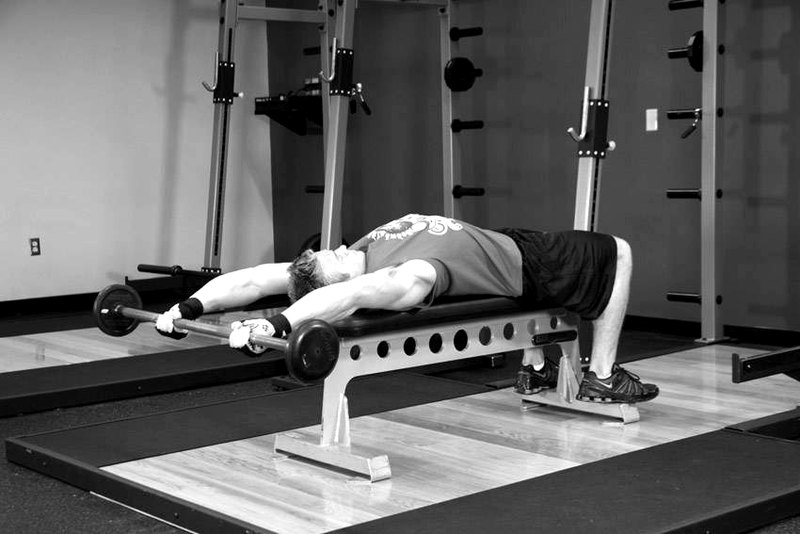 Front Raise And Pullover — end position demonstration photo