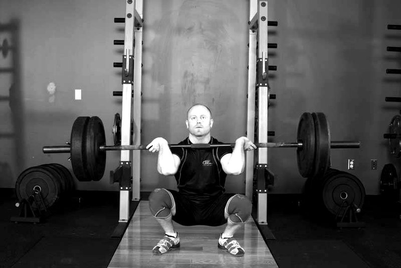 Front Squat (Clean Grip) — end position demonstration photo