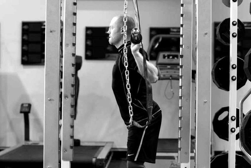 Hanging Bar Good Morning — end position demonstration photo