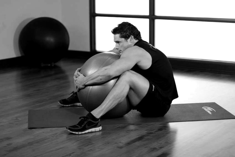 Hug A Ball — start position demonstration photo