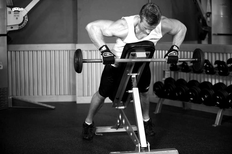 Incline Bench Pull — end position demonstration photo