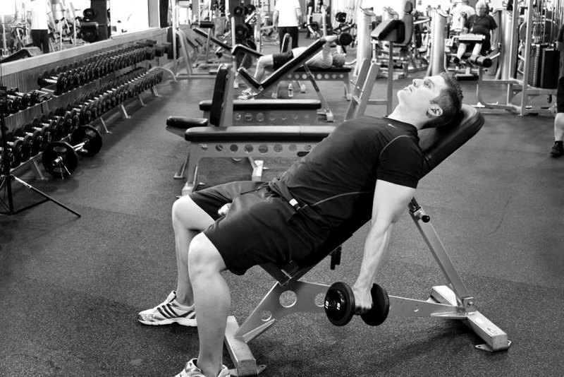Incline Hammer Curls — start position demonstration photo