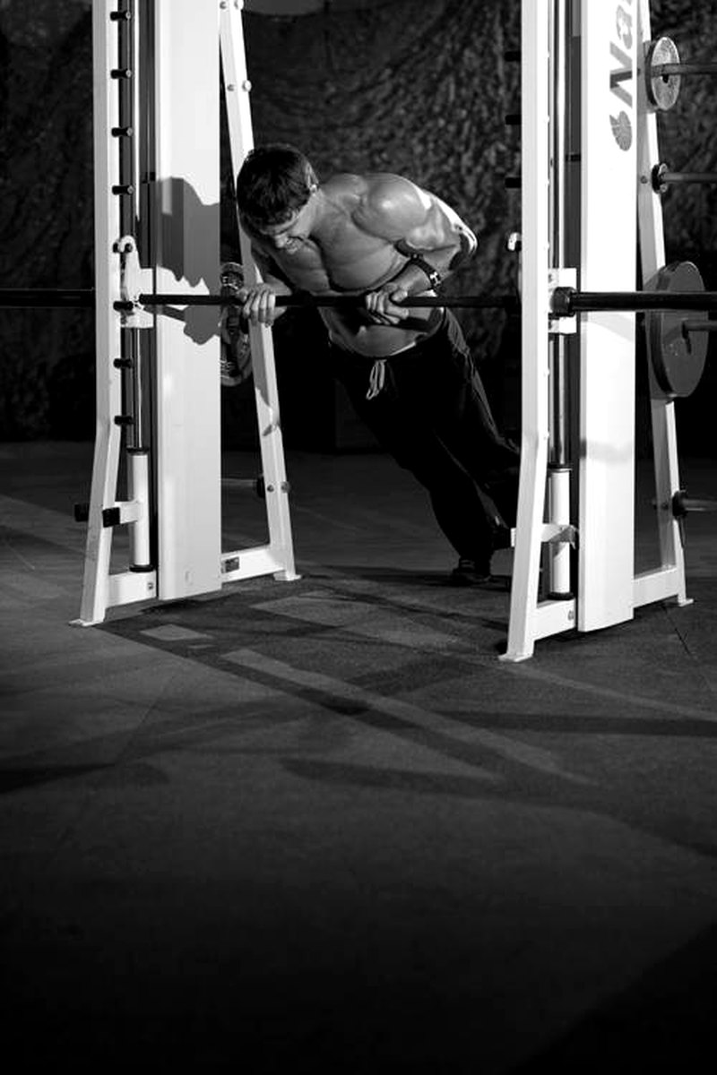 Incline Push-Up Reverse Grip — end position demonstration photo
