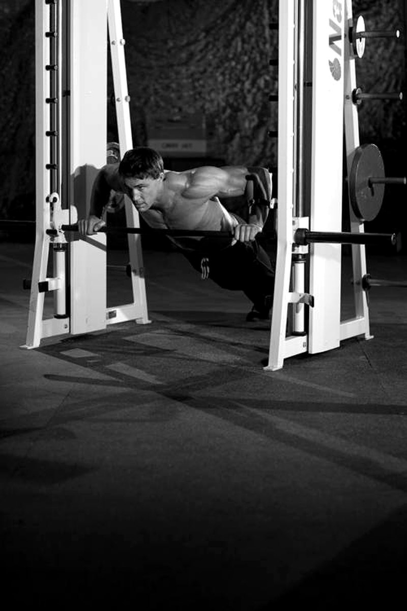 Incline Push-Up Wide — start position demonstration photo