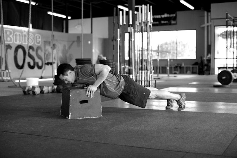 Incline Push-Up — start position demonstration photo